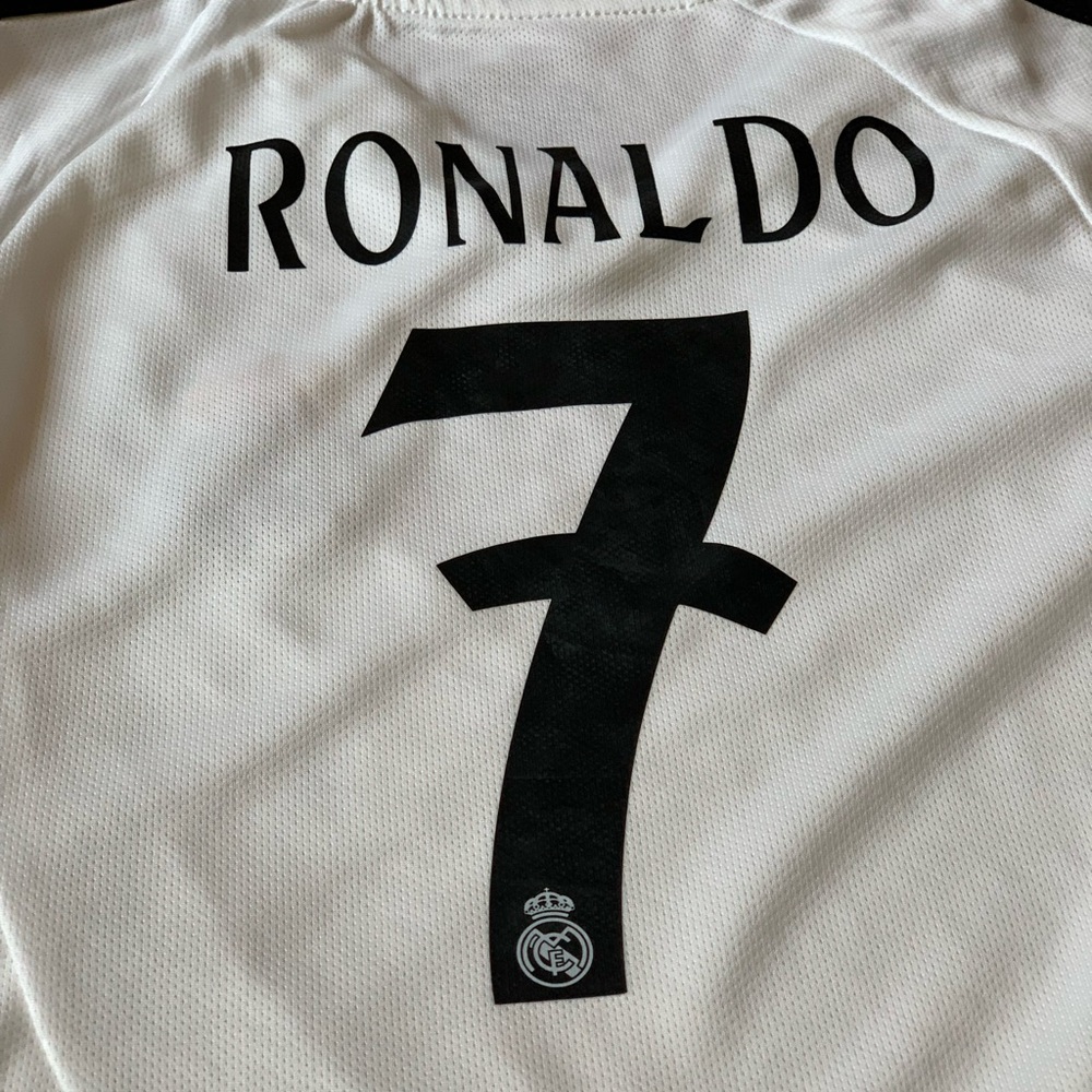 Ronaldo Toddler 3-4T Boys Soccer Kit Jersey Home Real Madrid - Ships Same Day - Picture 7 of 7